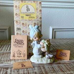 1979 Precious Moments "Be Not Weary in Well Doing"  box E-3111